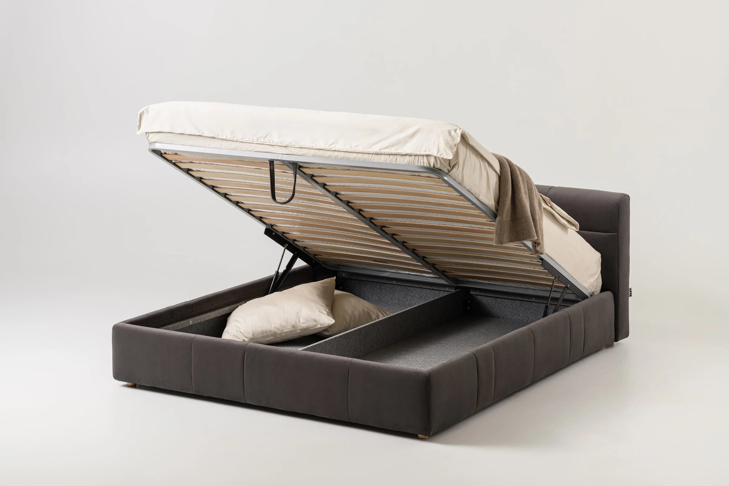 CUBO — studio photography, frame 5