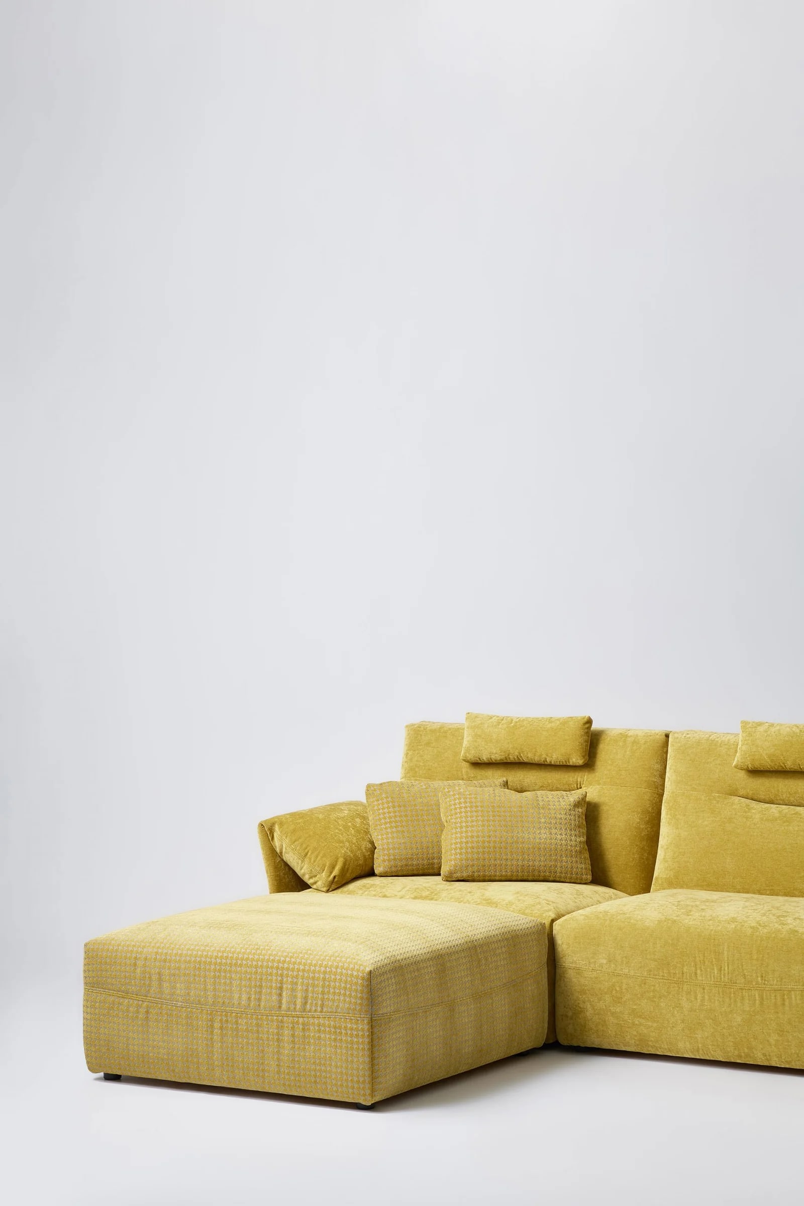 FIO — studio photography, frame 4