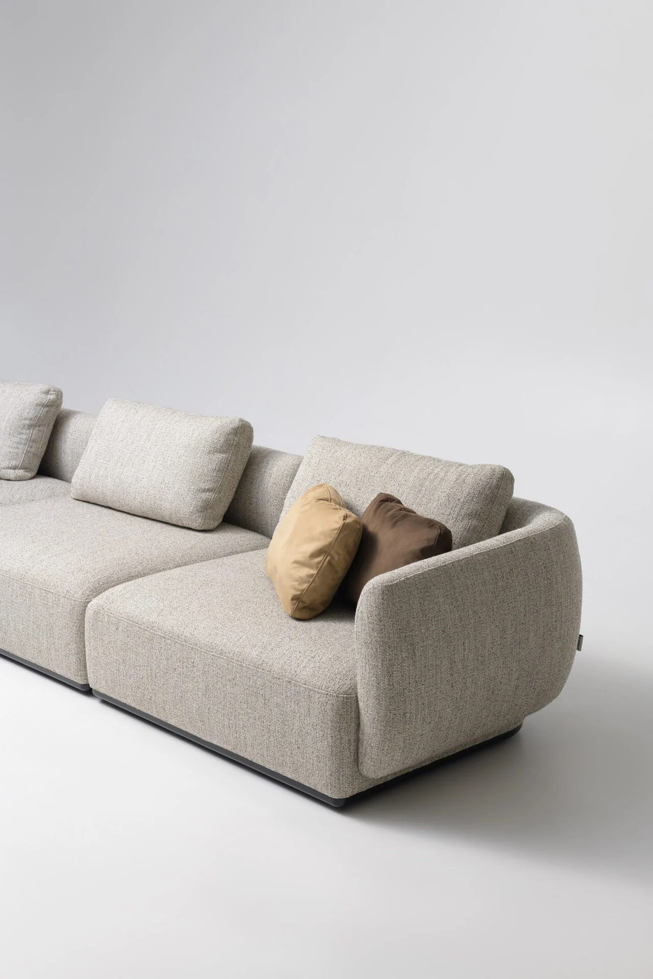 SMOOTH — studio photography, frame 23