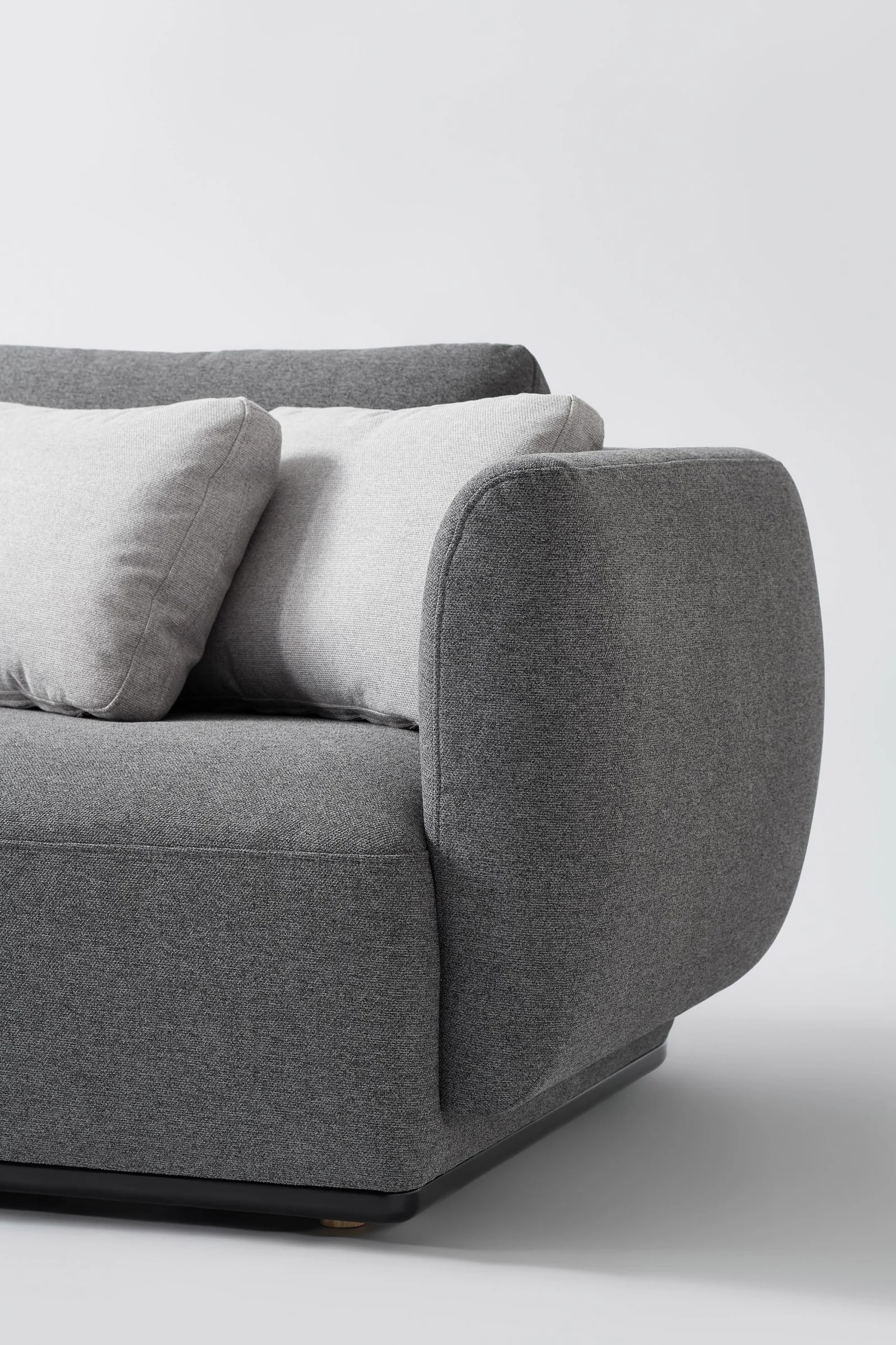 SMOOTH — studio photography, frame 18