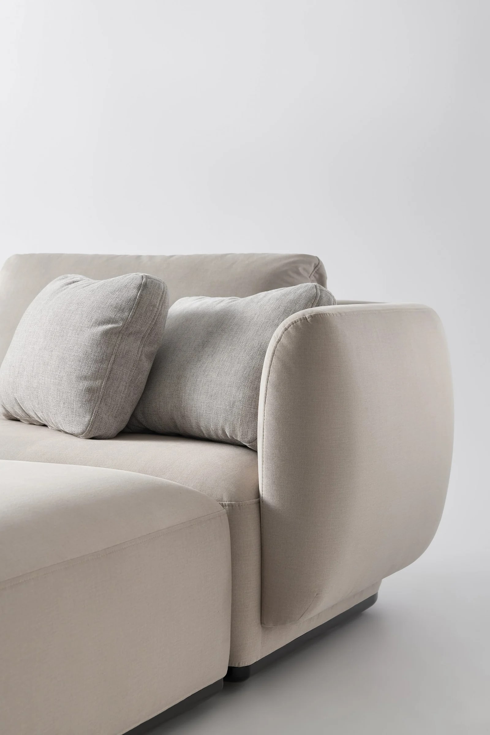 SMOOTH — studio photography, frame 14