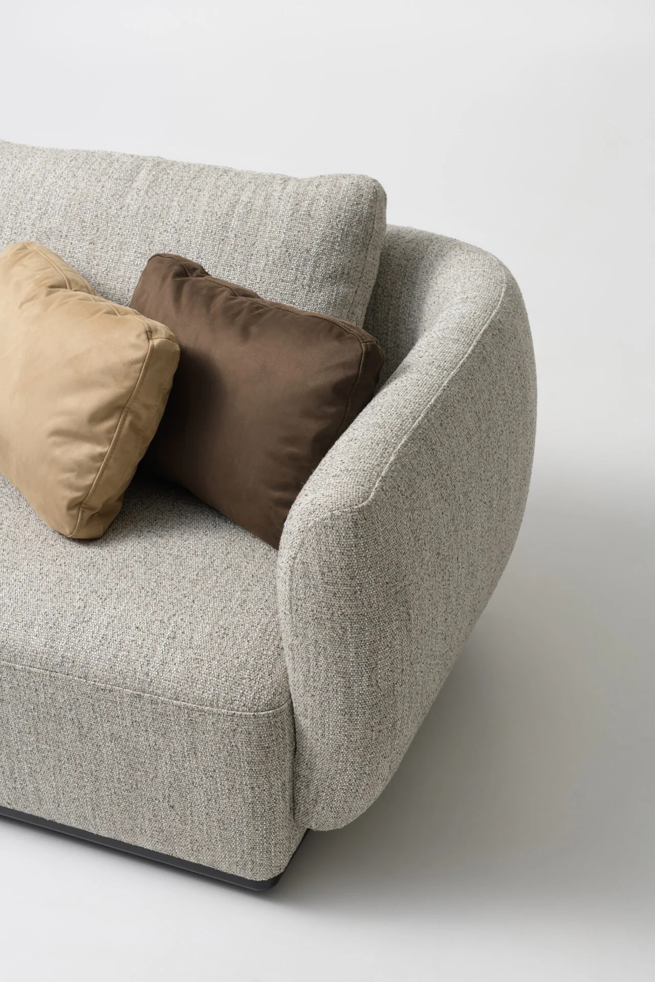 SMOOTH — studio photography, frame 27