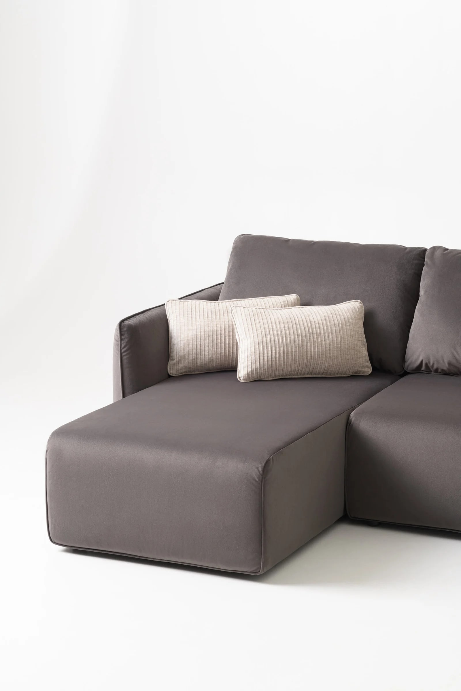 EASY — studio photography, frame 19