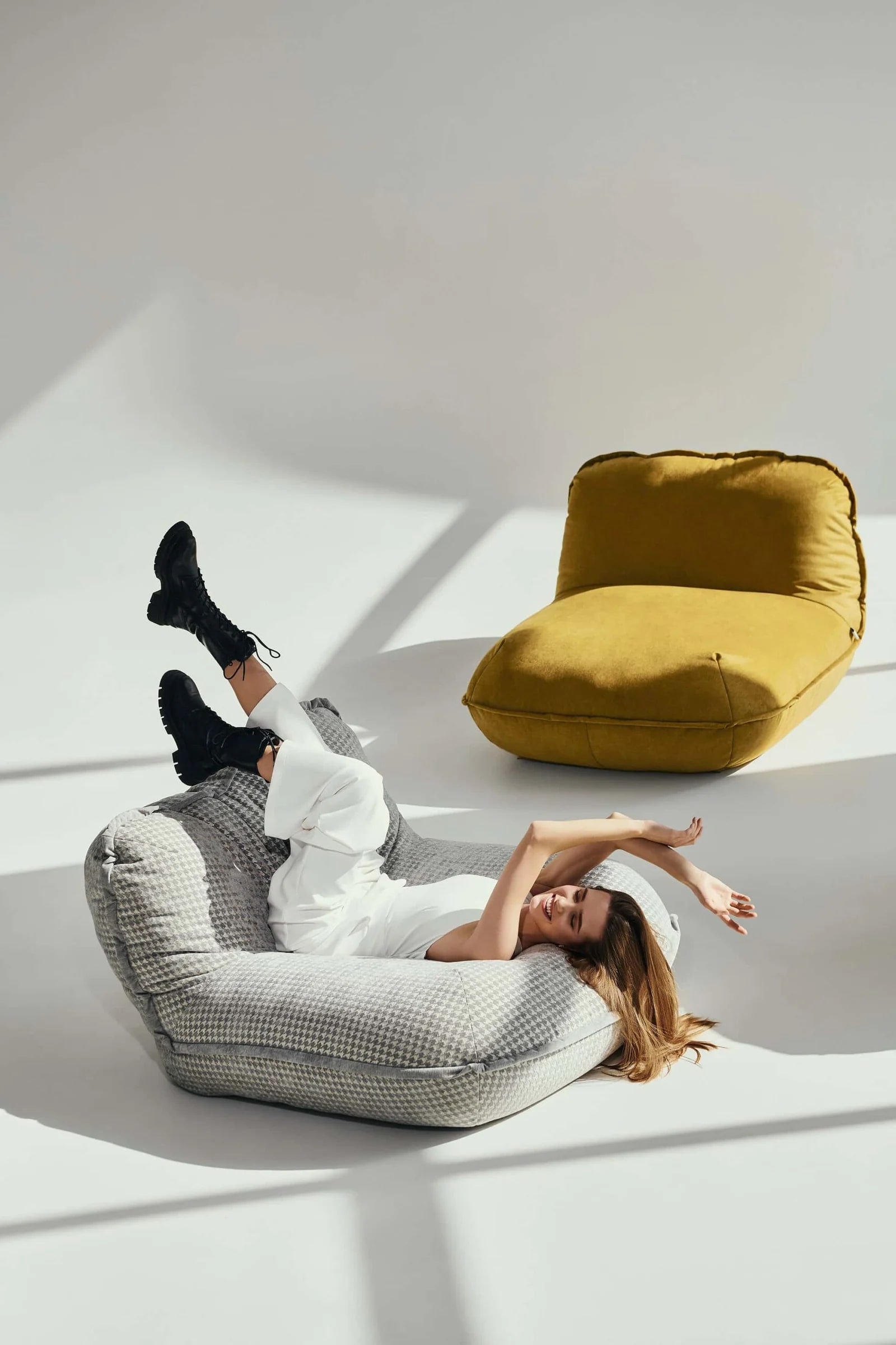 FUN — studio photography, frame 13