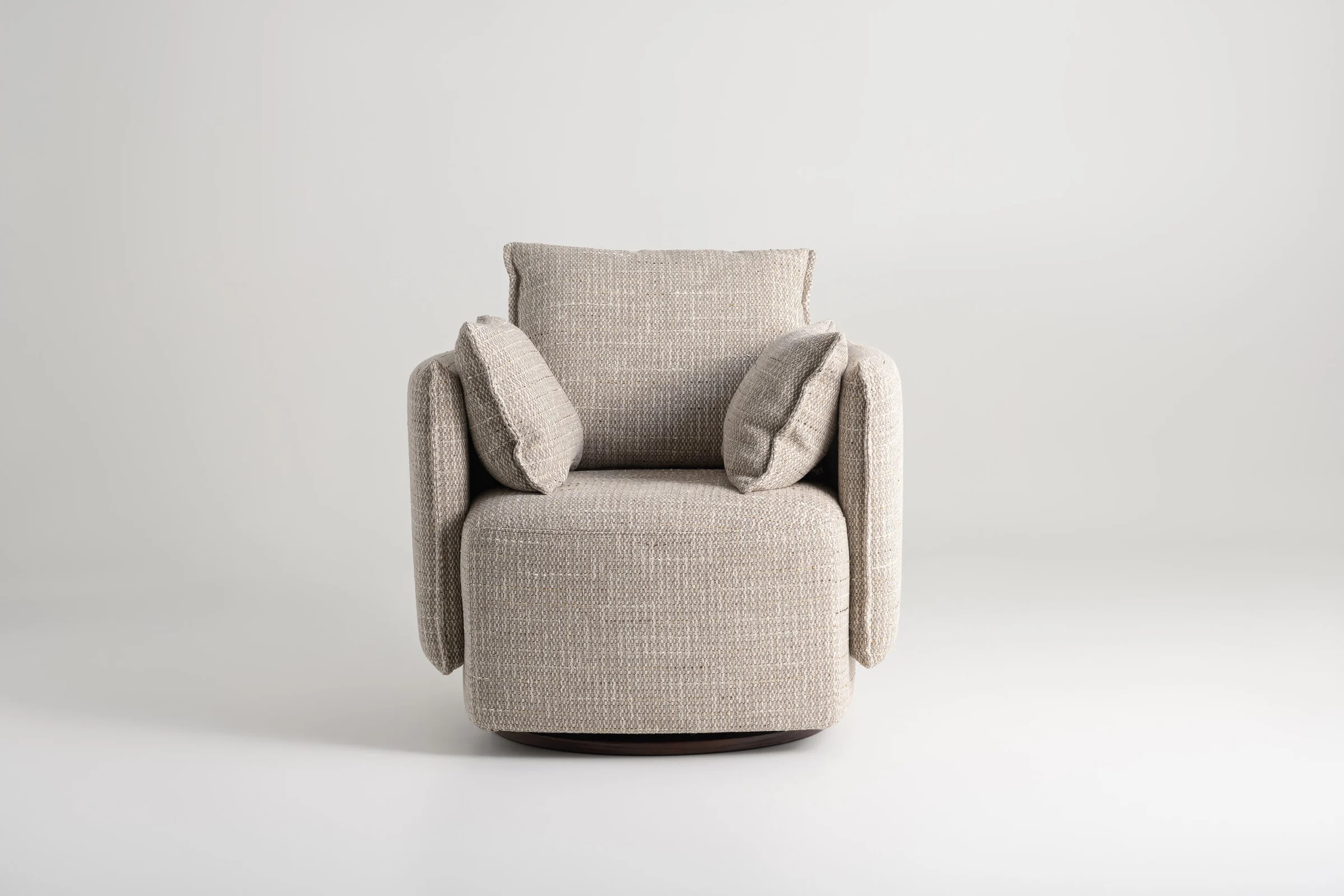 NUVO — studio photography, frame 2