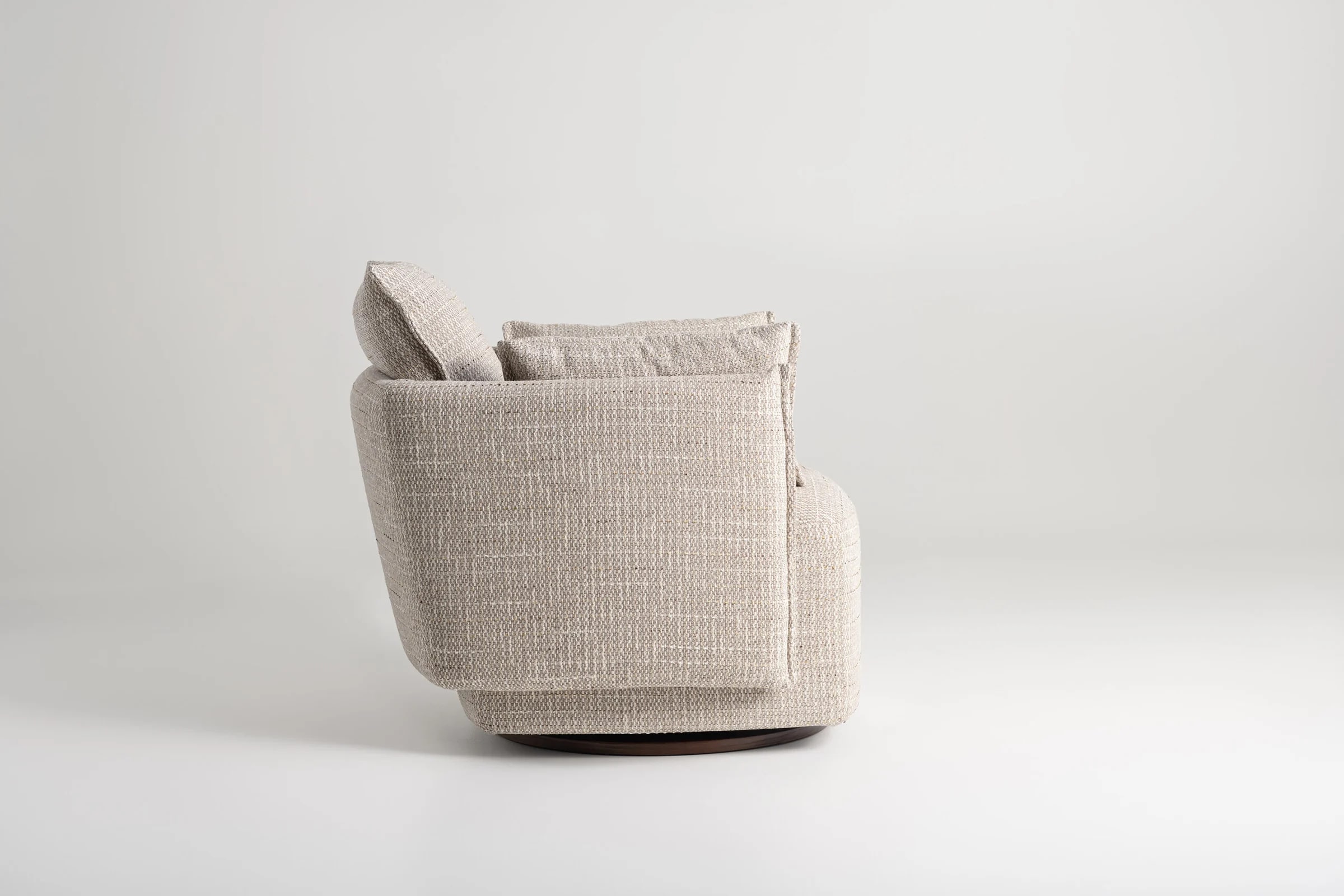 NUVO — studio photography, frame 6