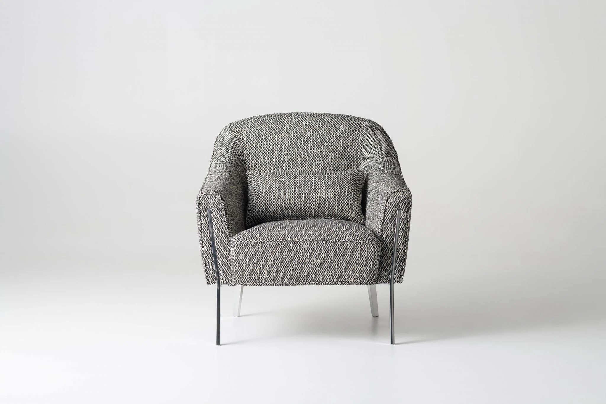 PANDORA L — studio photography, frame 1