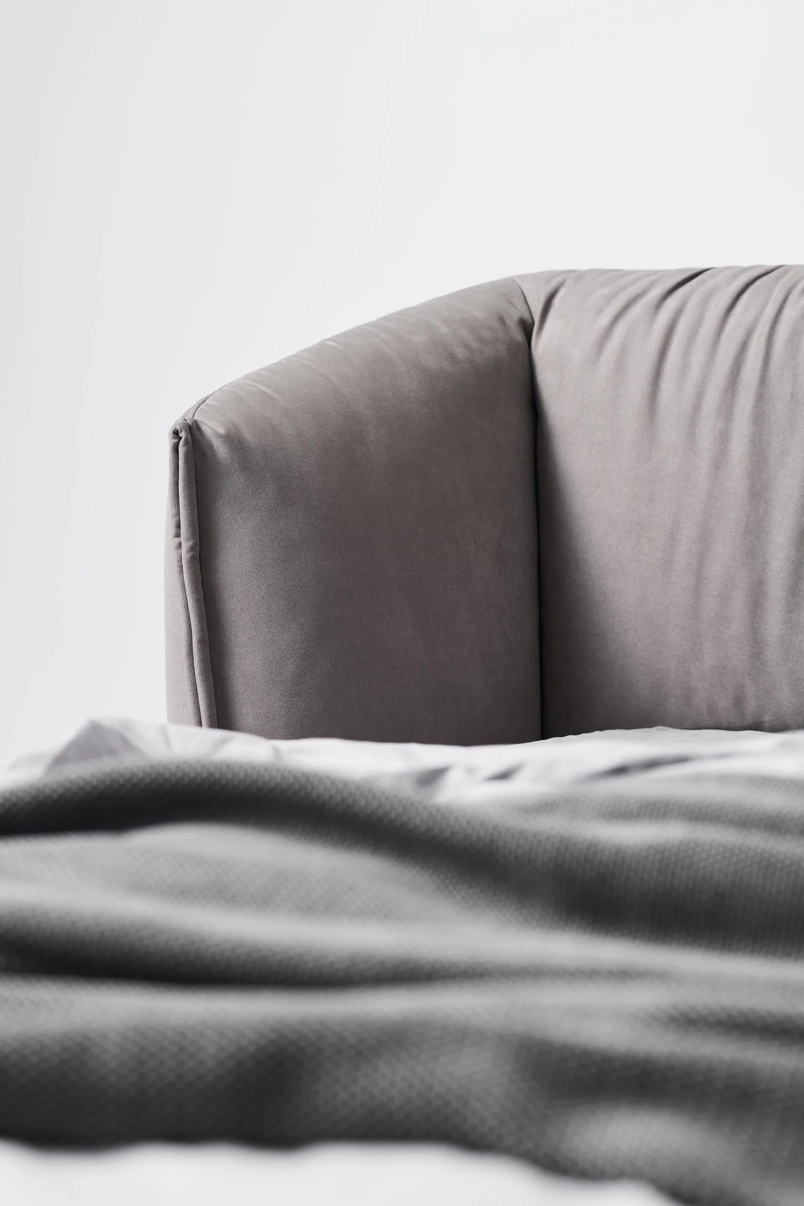 TOO NIGHT — studio photography, frame 8