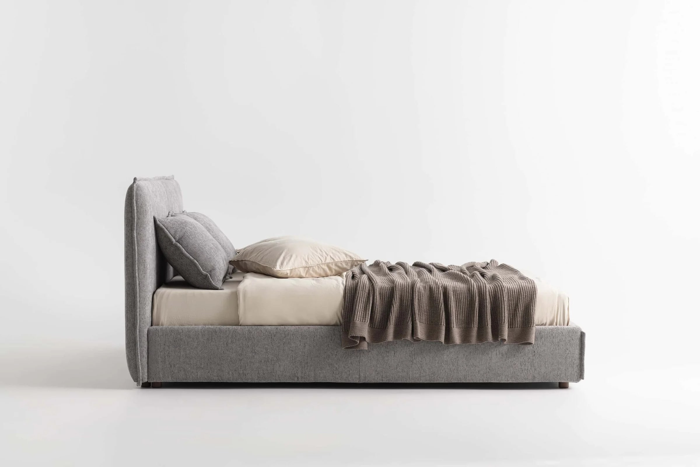 LINEA — studio photography, frame 3