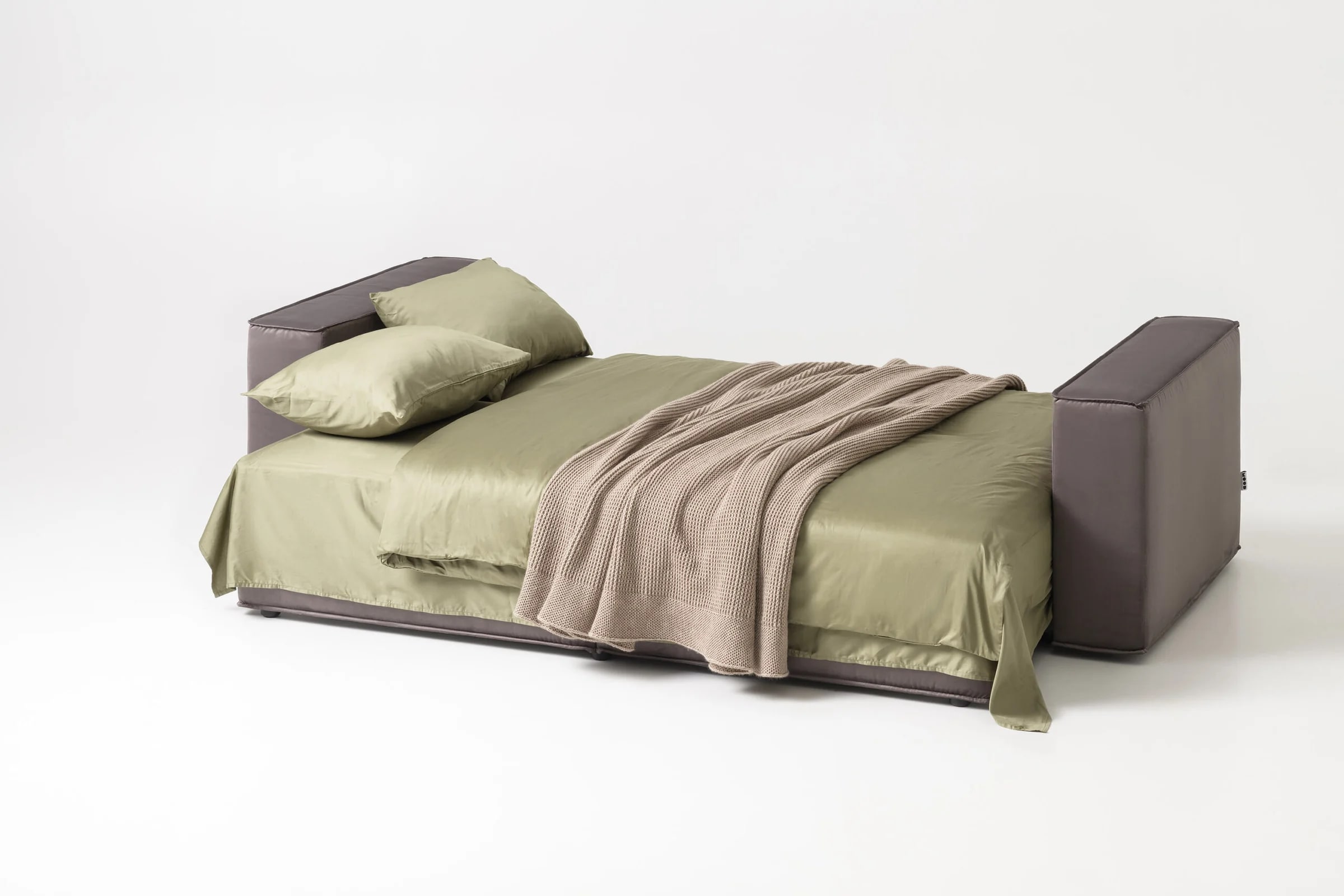 MOVE — studio photography, frame 9