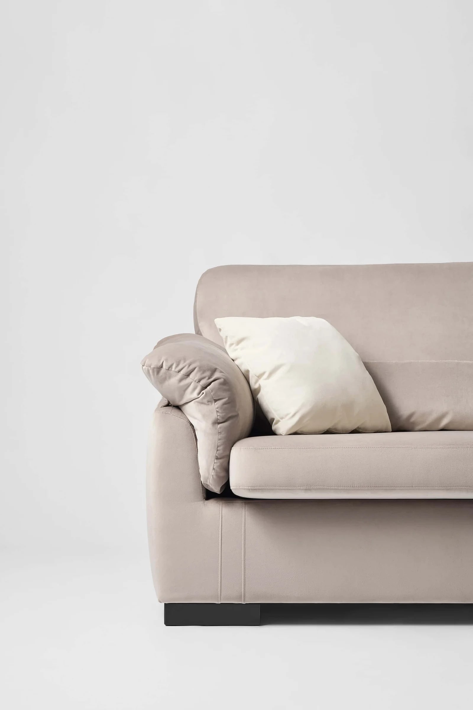 NUBI — studio photography, frame 4