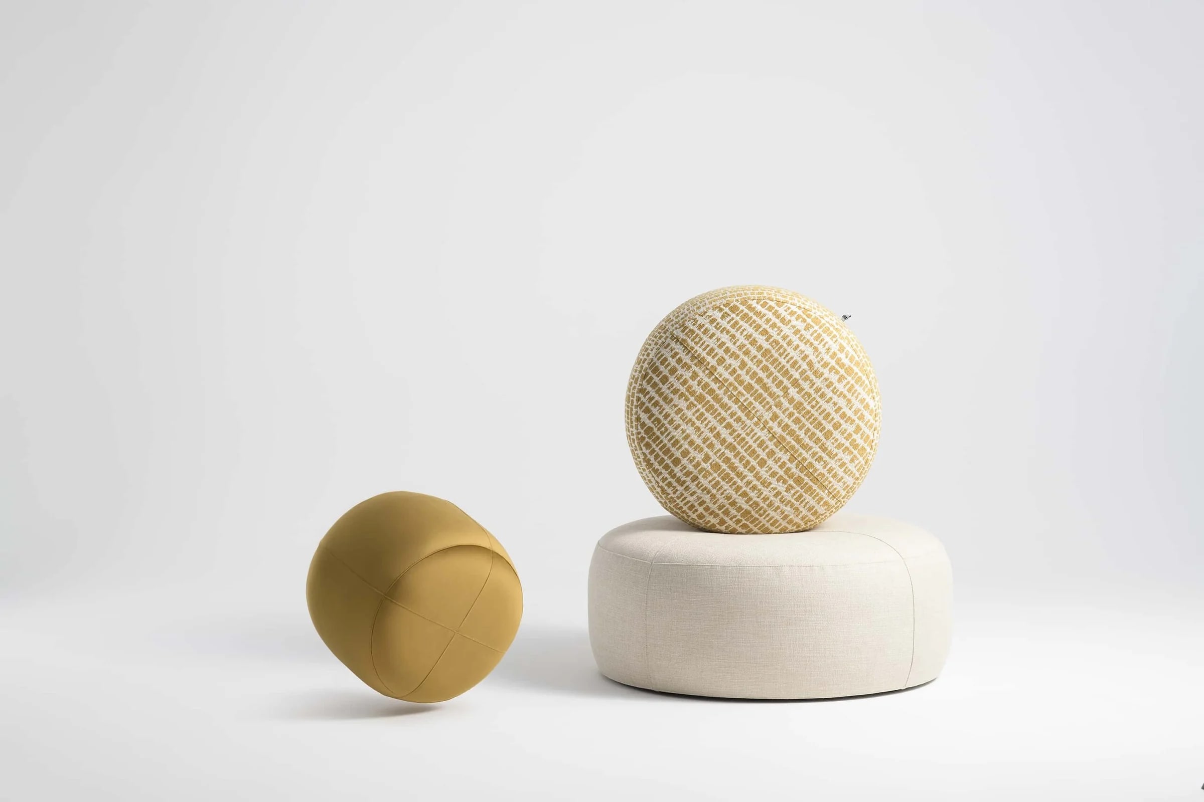 PICCOLO M — studio photography, frame 9