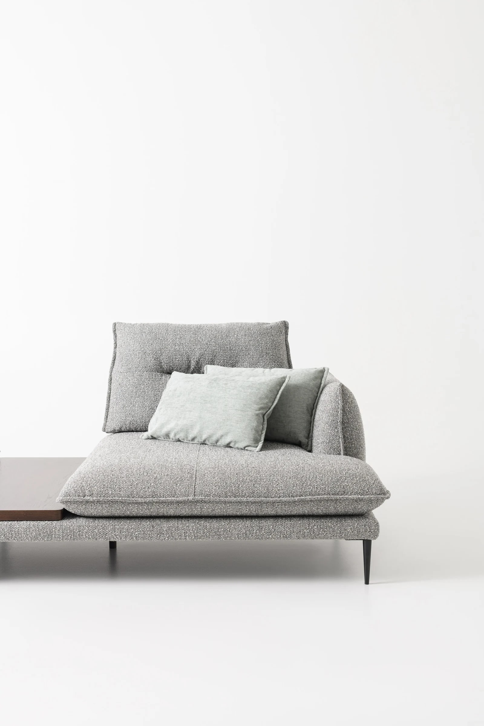RIVIERA — studio photography, frame 25