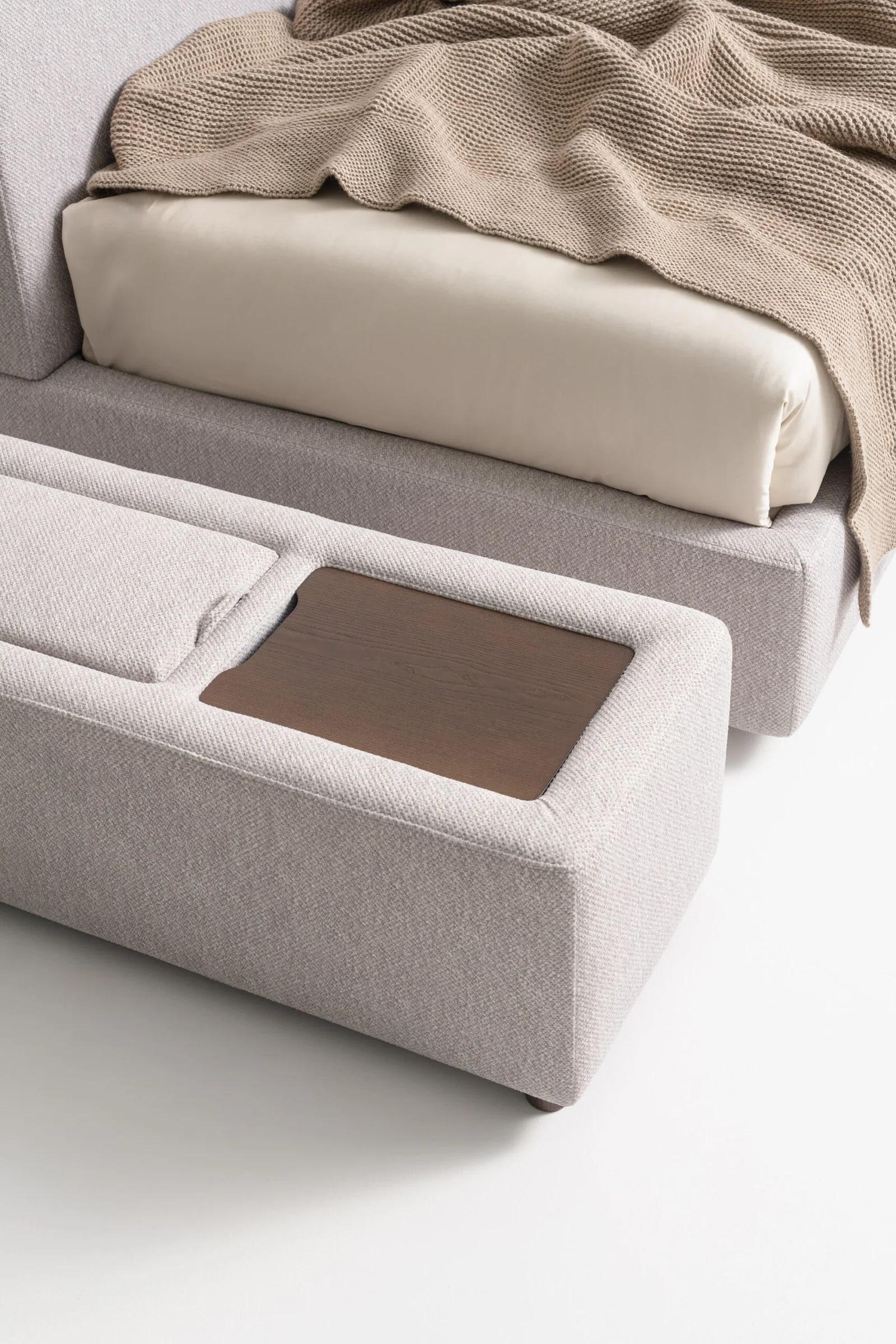 SOFT — studio photography, frame 9