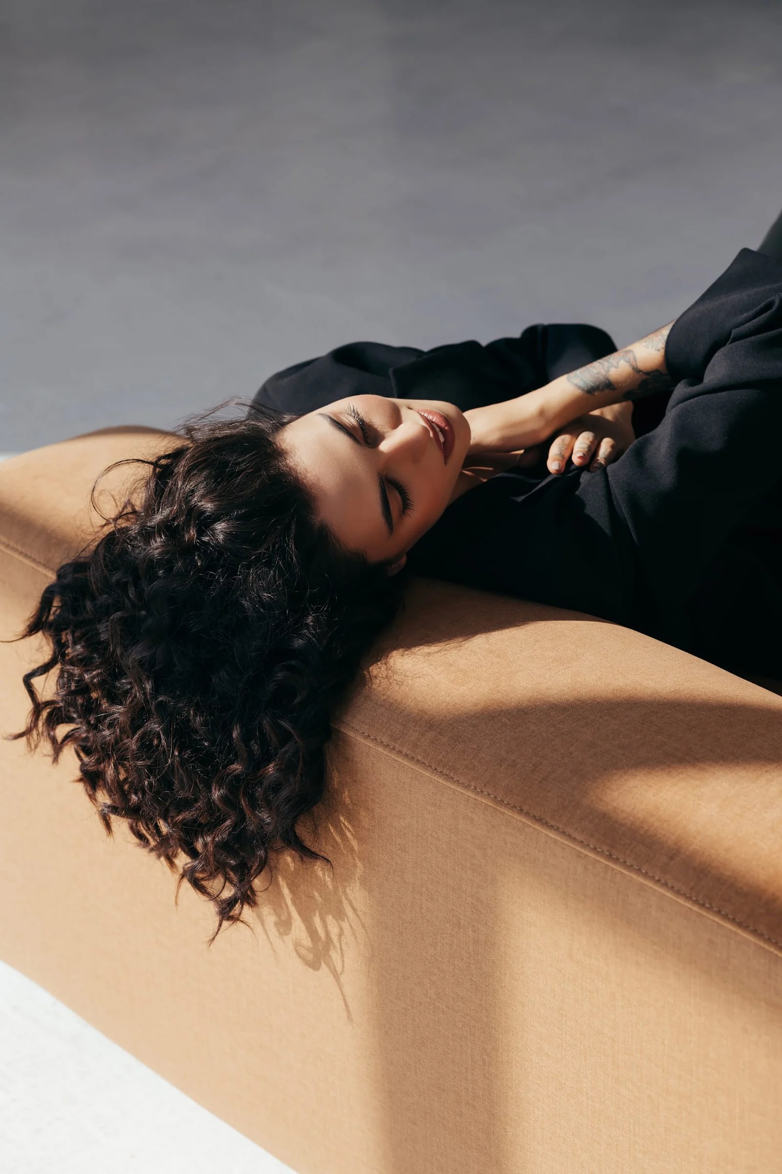 TUTTO — studio photography, frame 46