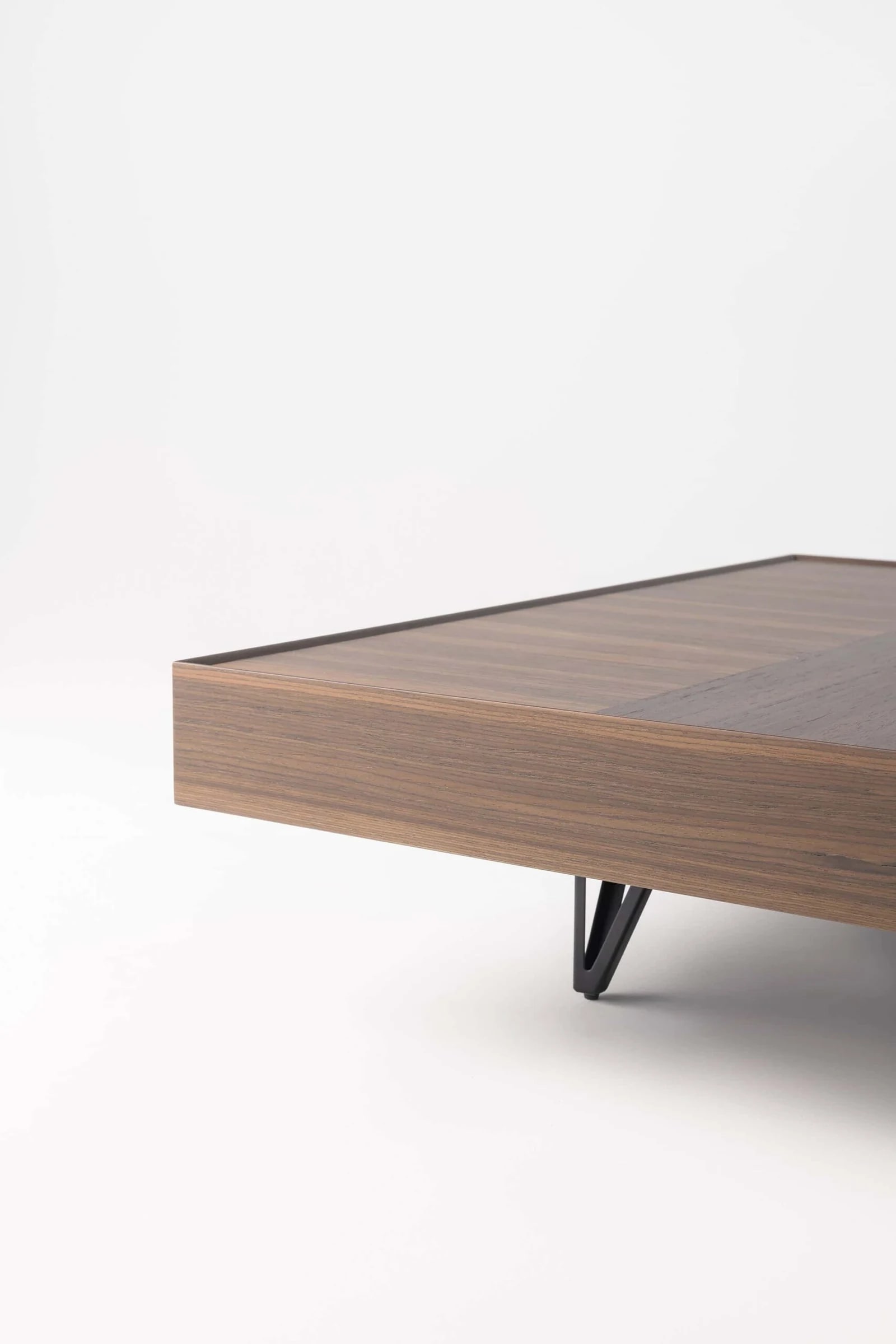 LOUNGE — 3